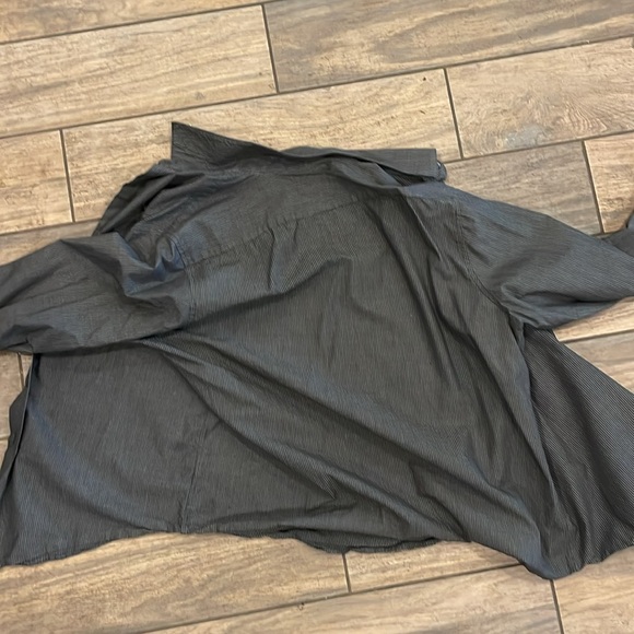 DKNY Slim Fit Dress Shirt 16 1/2 34/35 - Picture 2 of 2